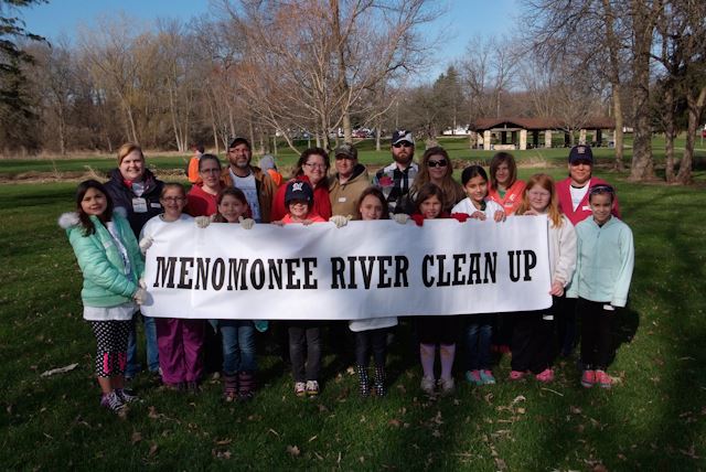 2015_Menomonee_River_Cleanup_Menomonee_Falls (13 of 57)