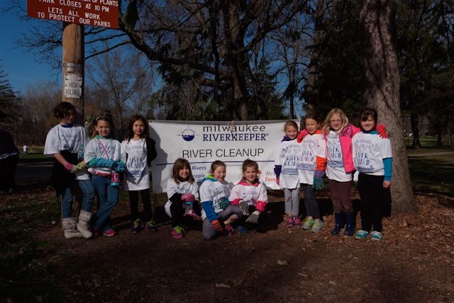 2015_Menomonee_River_Cleanup_Menomonee_Falls (19 of 57)