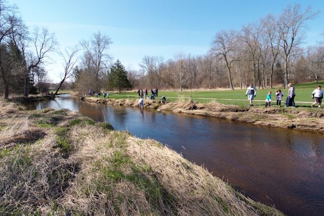 2015_Menomonee_River_Cleanup_Menomonee_Falls (29 of 57)