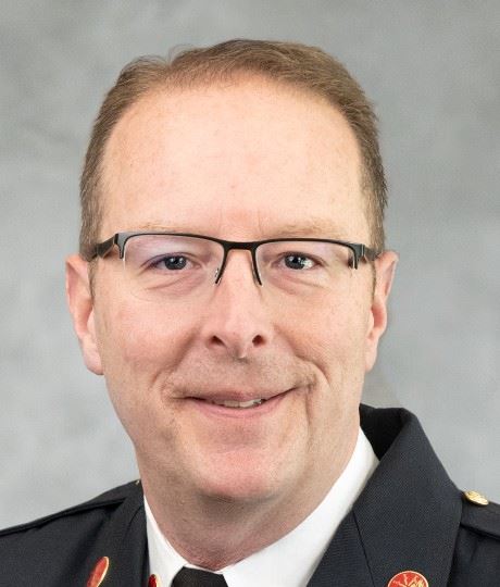 Rokenbrodt, Kevin no hat, glasses